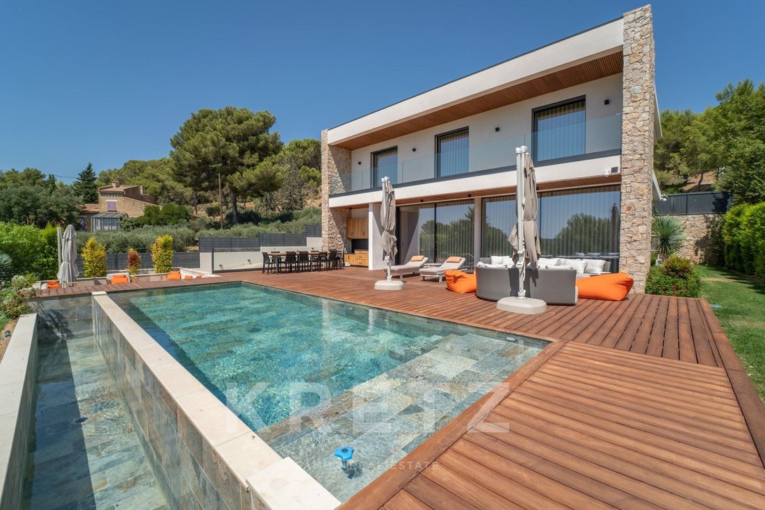 House in Saint-Chamas, Provence-Alpes-Côte d'Azur, France 2 - 18550255