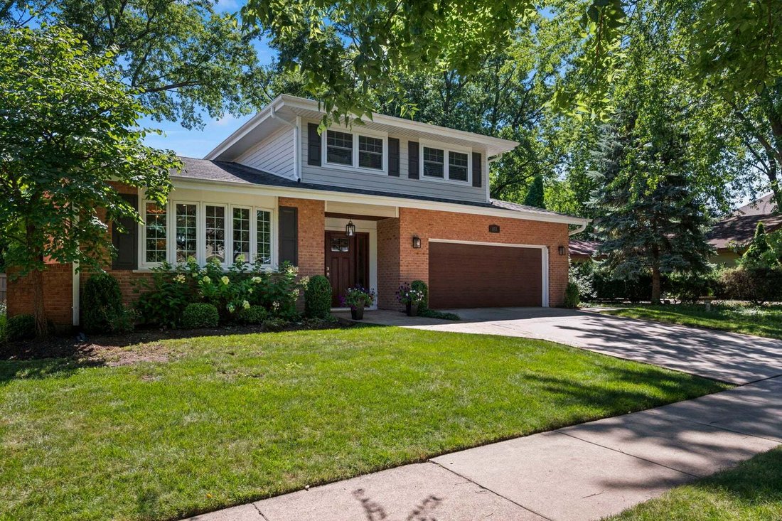 House in Arlington Heights, Illinois, United States 2 - 18552674
