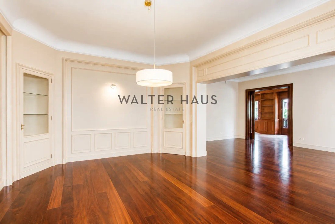Apartment in Sarrià-Sant Gervasi, Barcelona, Spain 1 - 18328404