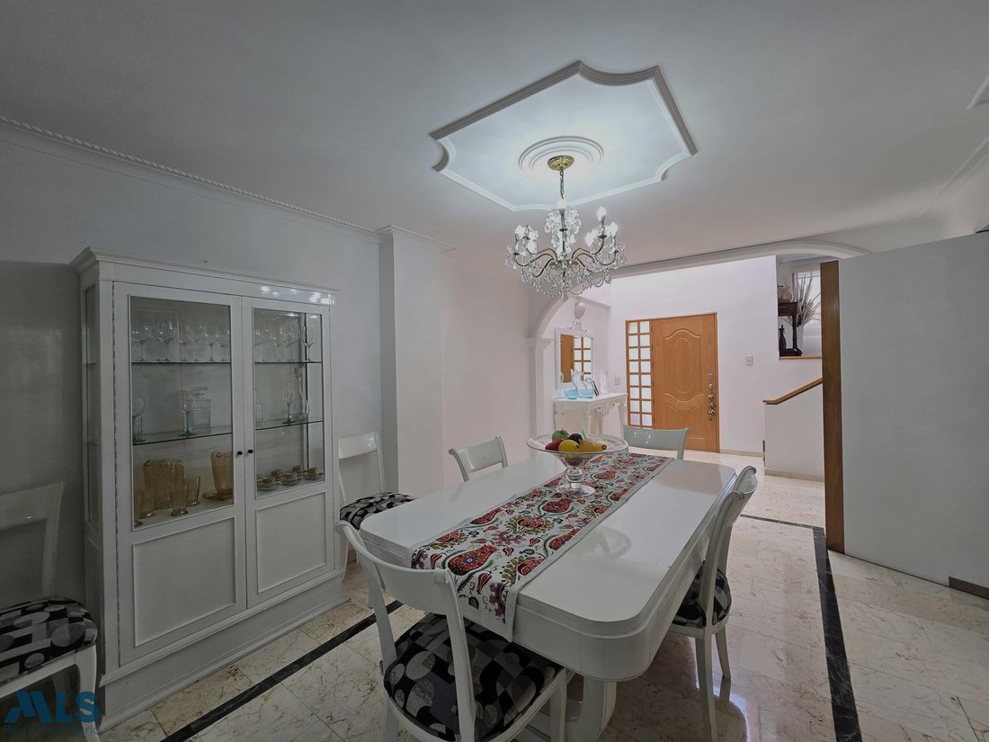 House in Medellín, Antioquia, Colombia 5 - 18549055