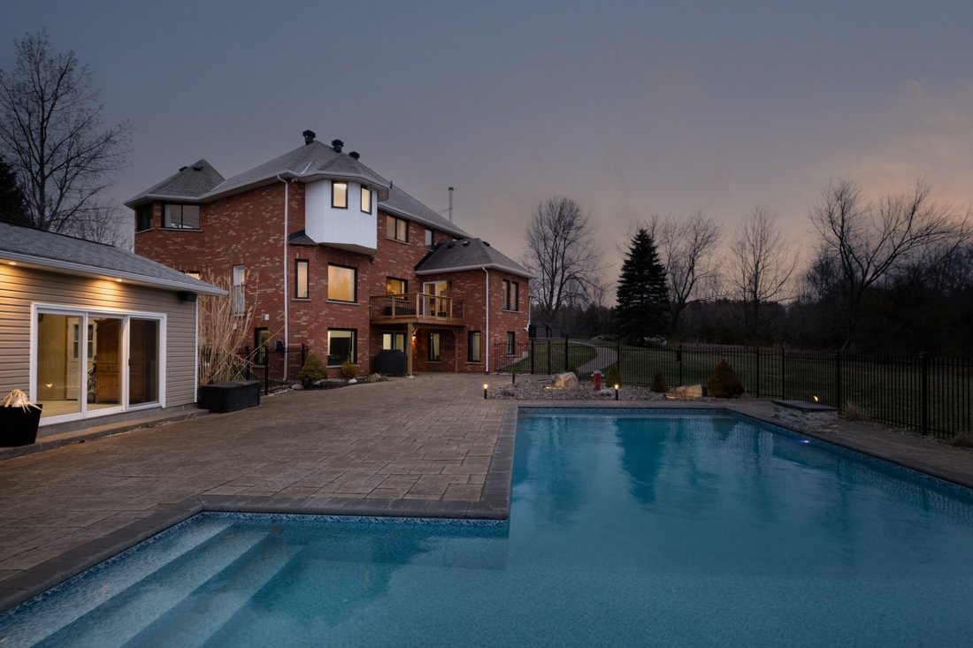 House in Erin, Ontario, Canada 3 - 18554038
