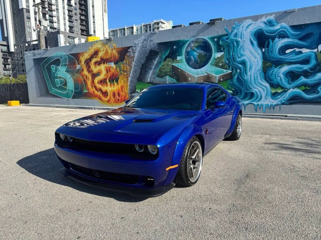 Coupe in Fort Lauderdale, FL, United States 1 - 15926272
