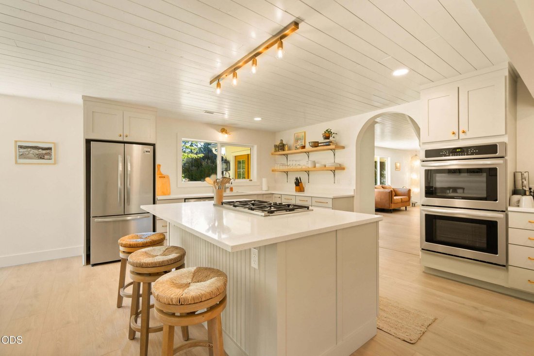House in Port Orford, Oregon, United States 4 - 18551407
