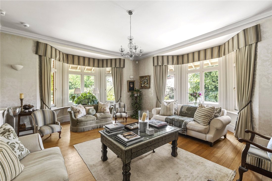 House in Cranleigh, England 2 - 18549259