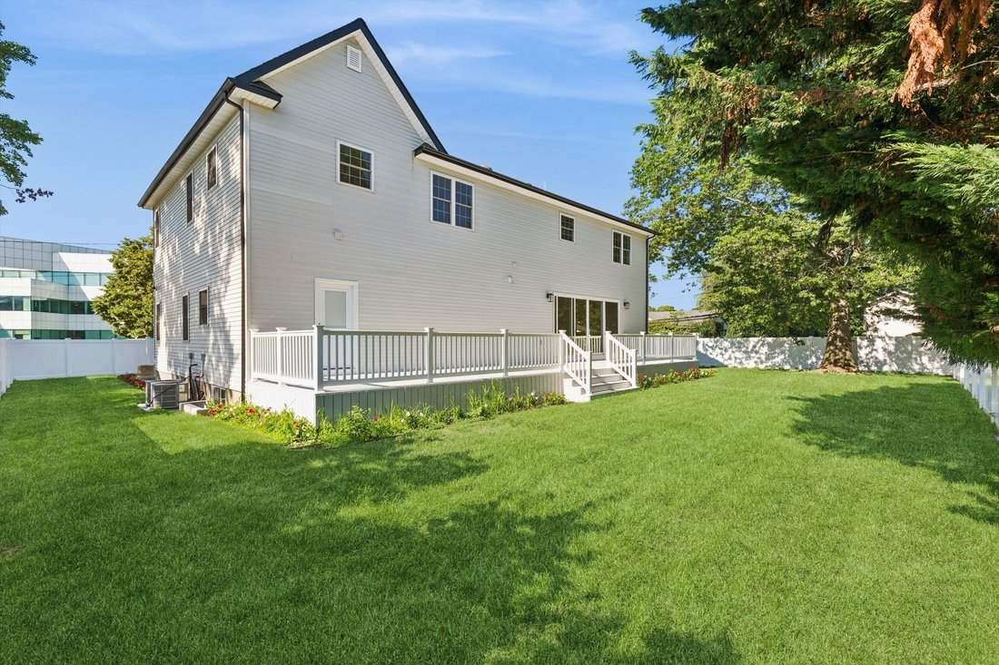 House in Melville, New York, United States 5 - 18486718
