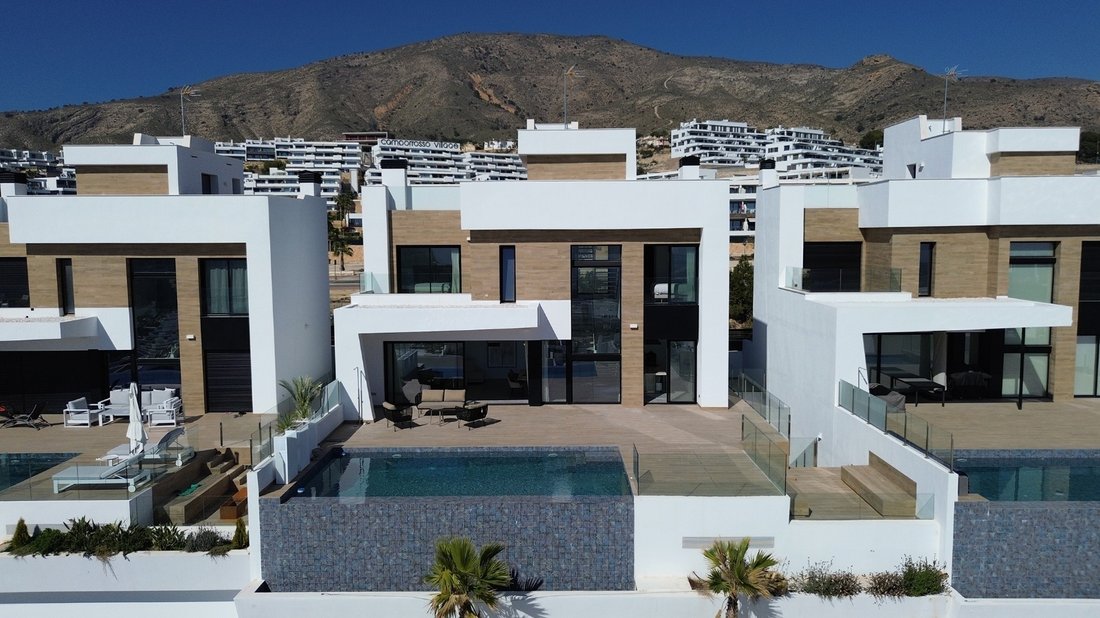 Villa in Finestrat, Valencian Community, Spain 1 - 17838382