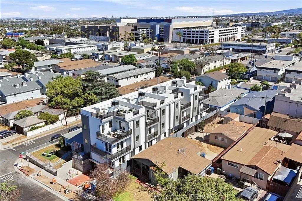 Townhouse in Lawndale, California, United States 3 - 18552517