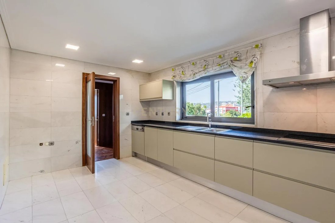 Villa in Loures, Lisbon, Portugal 4 - 18538381