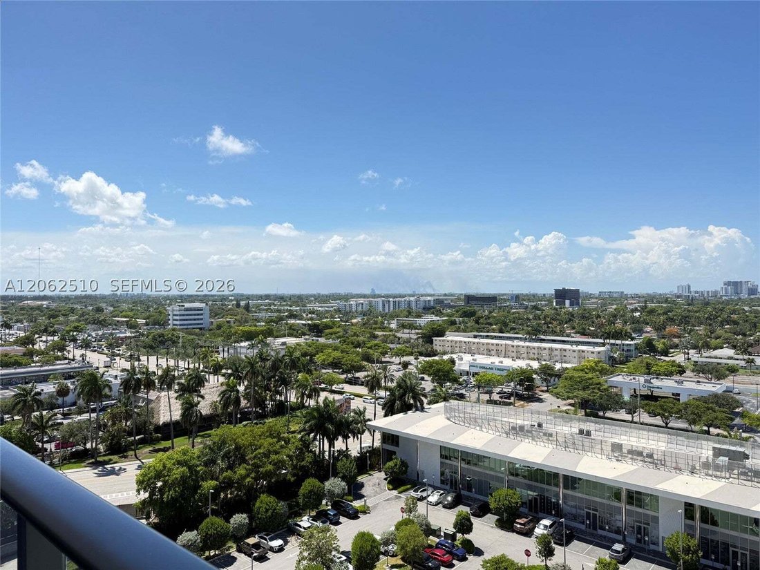 Condo in Hallandale Beach, Florida, United States 3 - 18551942