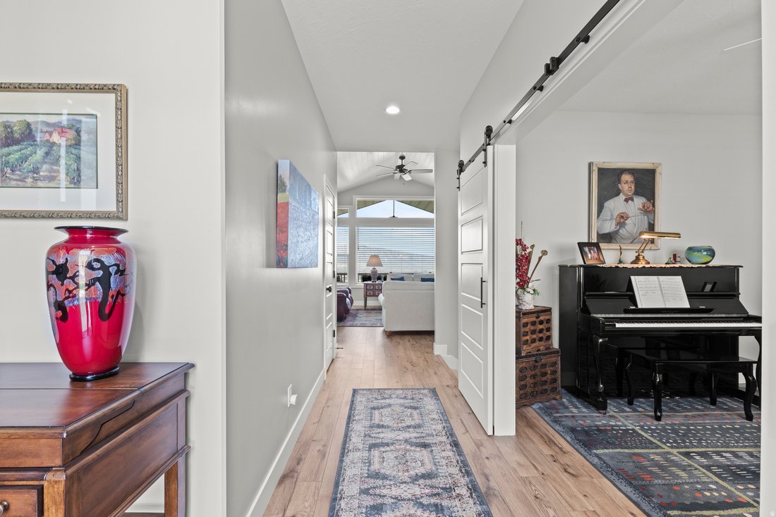 House in Providence, Utah, United States 3 - 18550469
