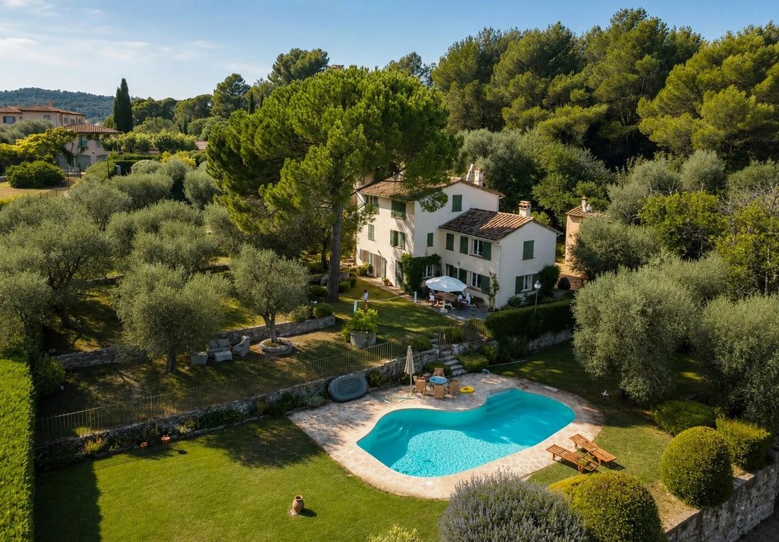 House in Grasse, Provence-Alpes-Côte d'Azur, France 3 - 17953238