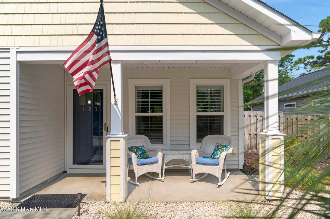 House in Oak Island, North Carolina, United States 4 - 18551765