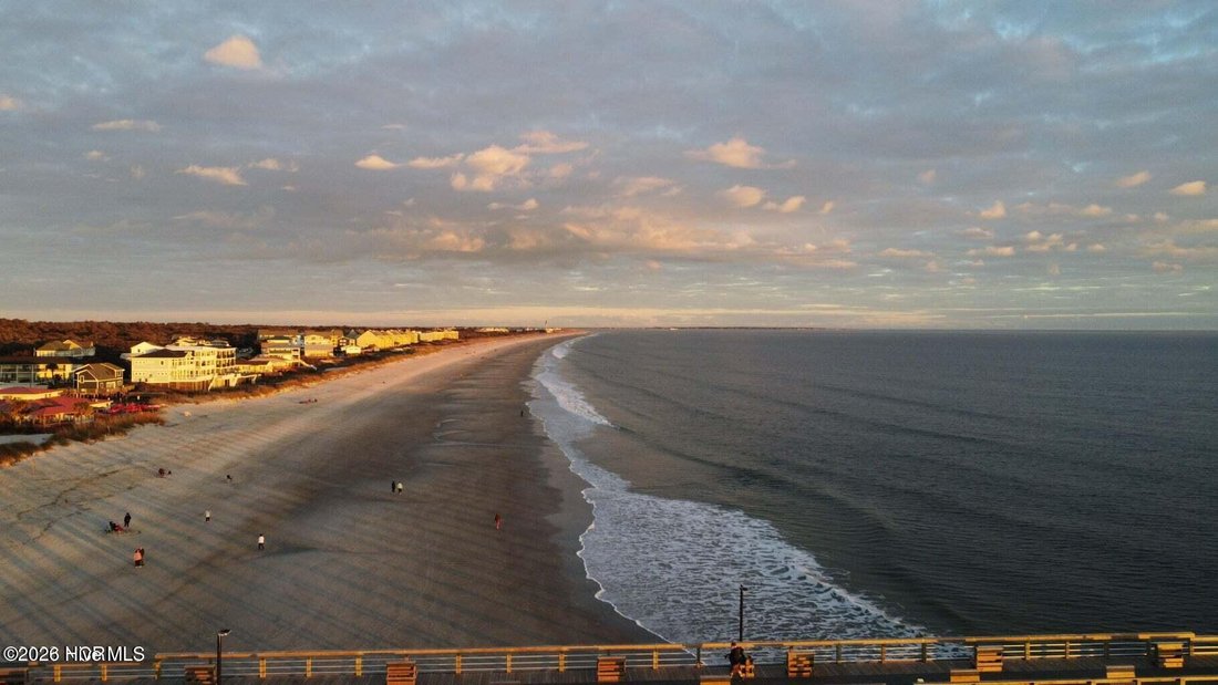 House in Oak Island, North Carolina, United States 4 - 18551765