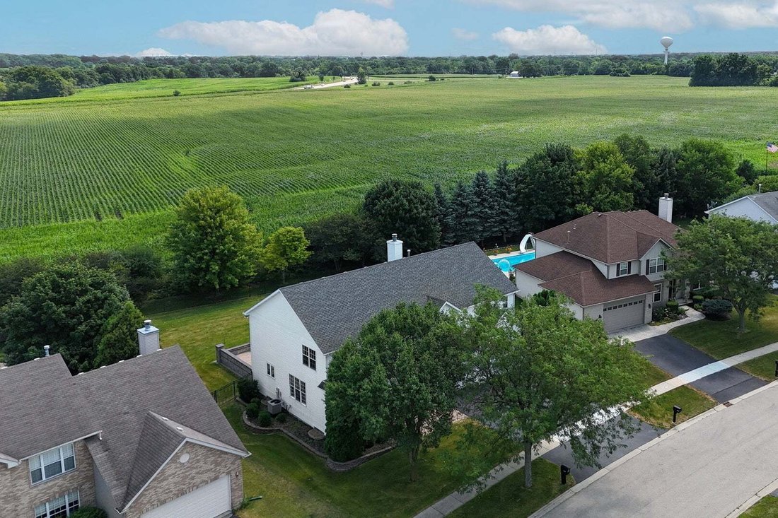 House in Lindenhurst, Illinois, United States 1 - 18552659