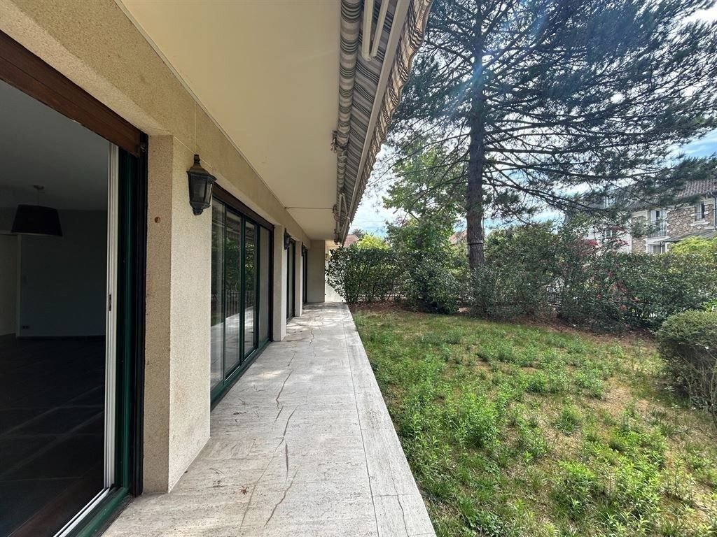 Apartment in Le Vésinet, Ile-de-France, France 1 - 18552094