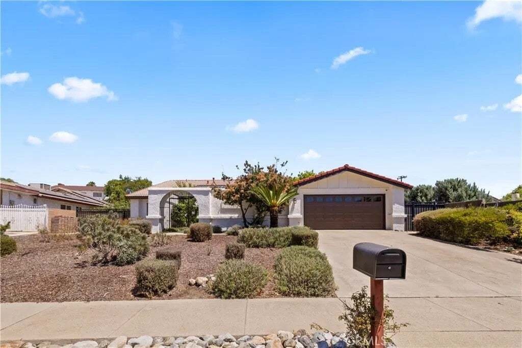 Condo in Claremont, California, United States 3 - 18552486