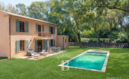 Villa à Ouest, Cogolin, France 1