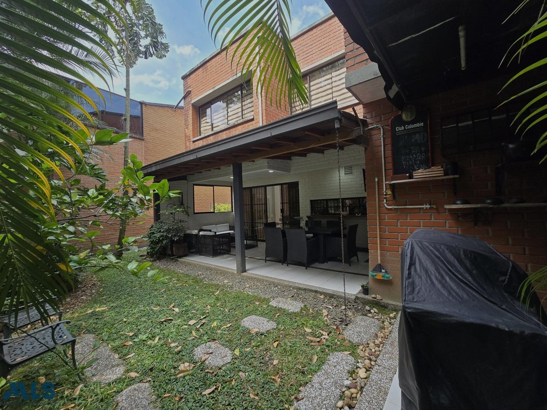 House in Medellín, Antioquia, Colombia 1 - 18549055