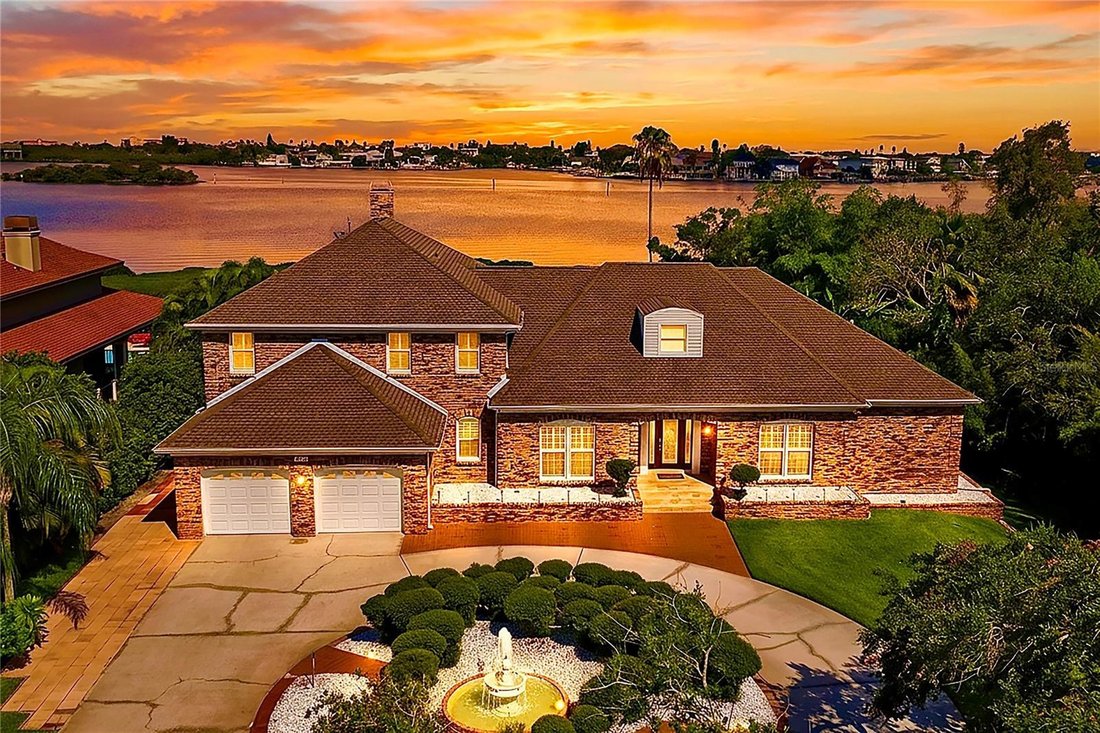 House in Largo, Florida, United States 1 - 18551509