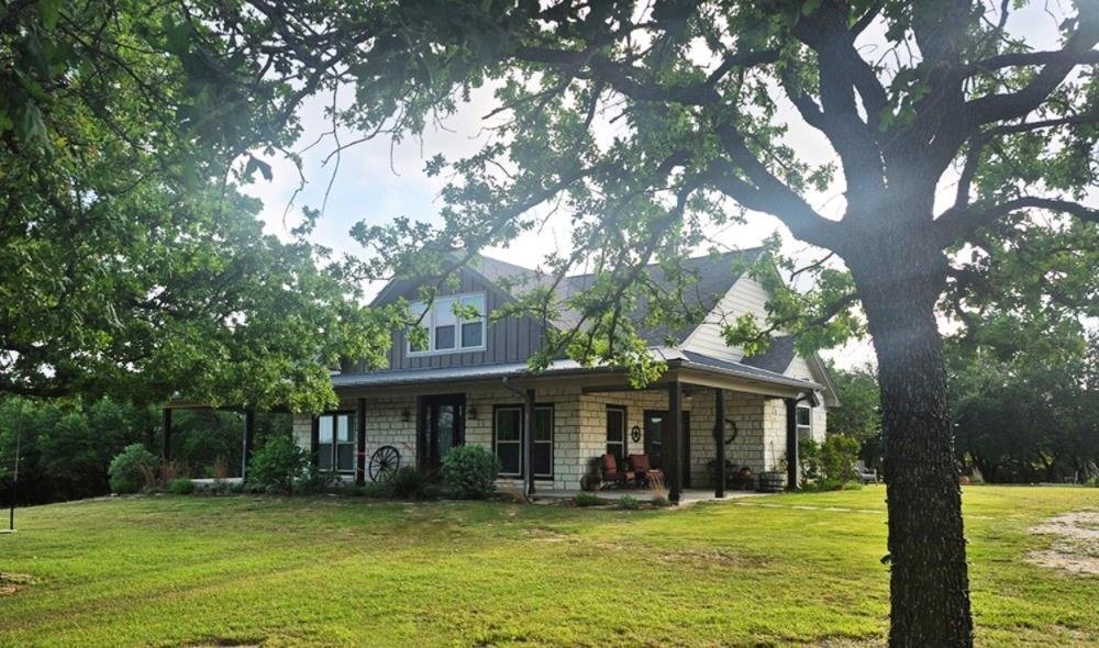 Farm Ranch in Bluff Dale, Texas, United States 1 - 18451137