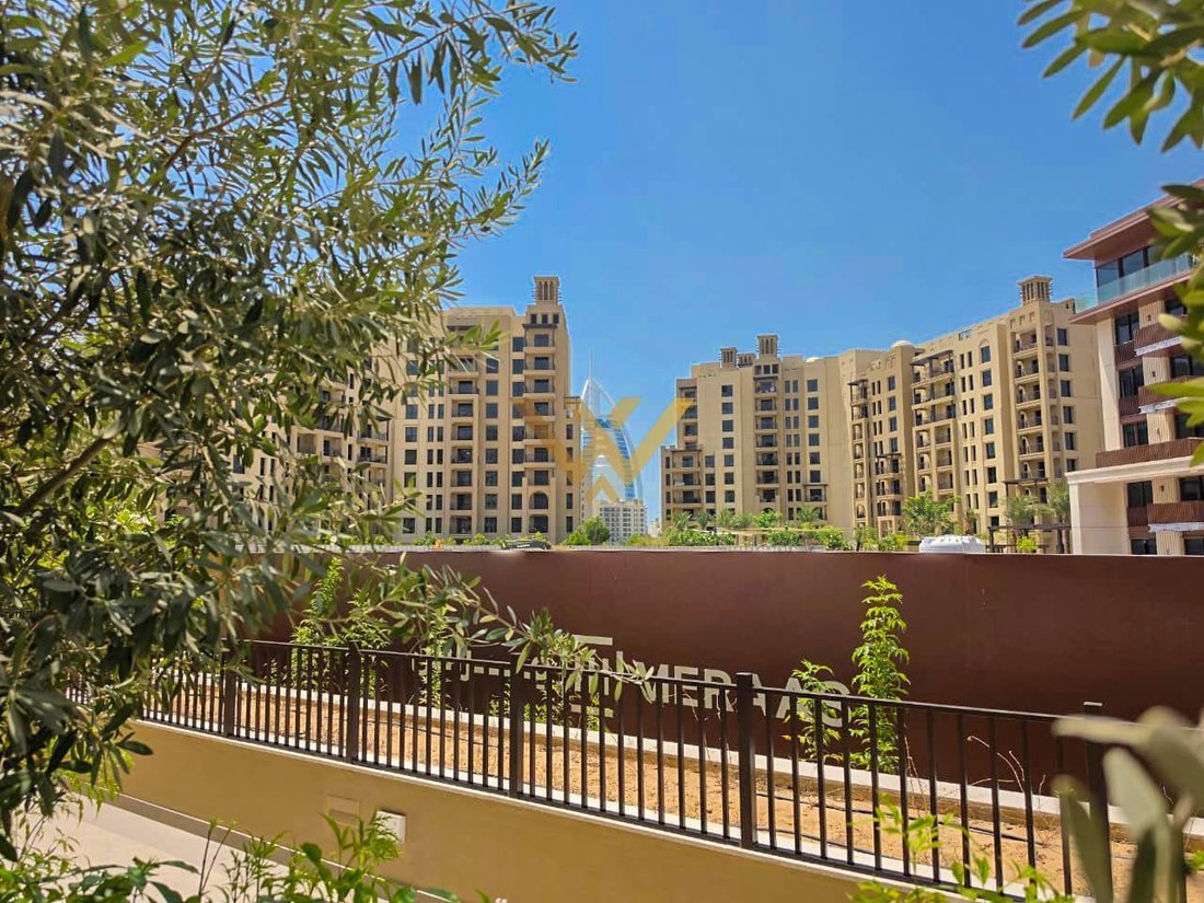 Apartment in Umm Suqeim, Dubai, United Arab Emirates 1 - 18548434