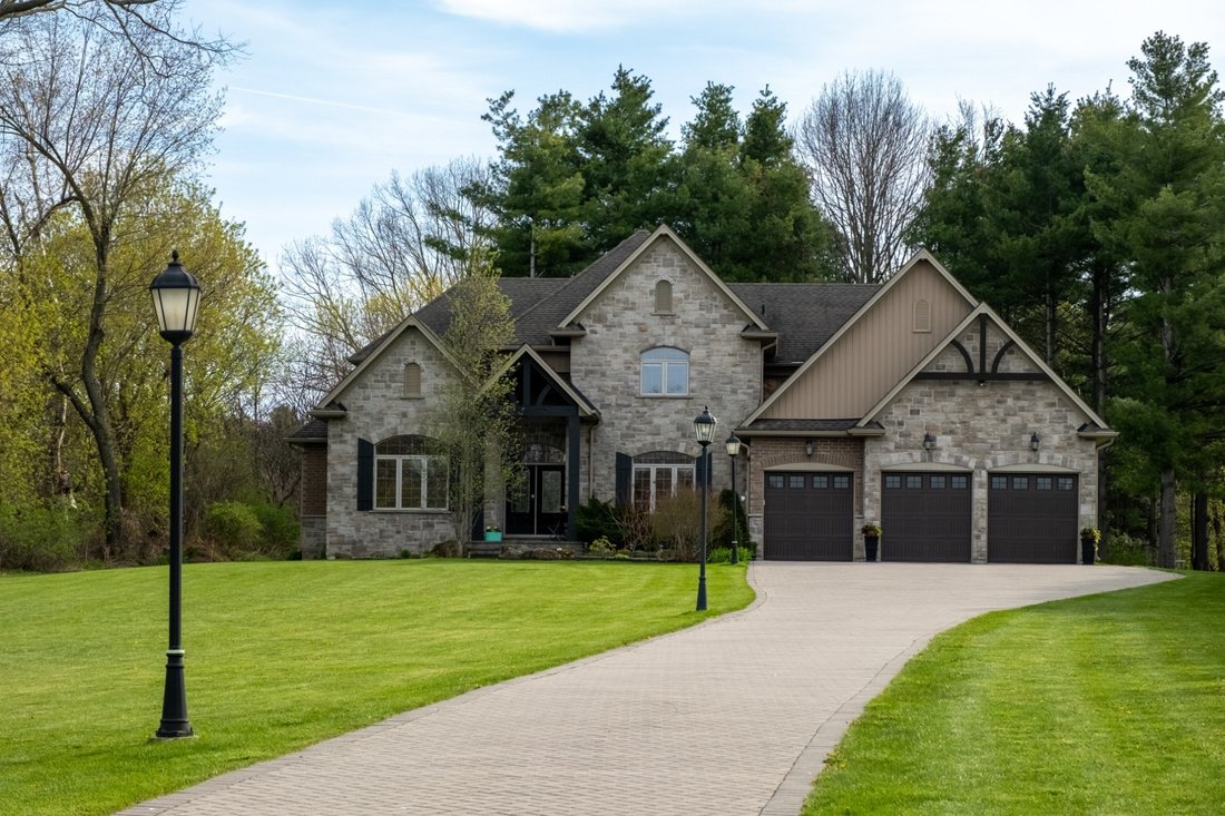 House in Hamilton, Ontario, Canada 1 - 18554034