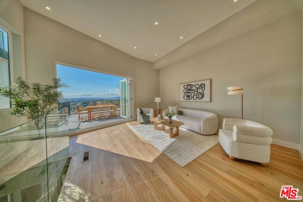 House in Los Angeles, California, United States 3 - 18551110