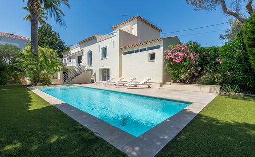 Villa a Les Plaines-Les Tasses, Saint-Raphaël, Francia 1