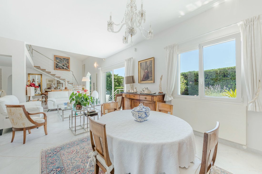 Villa in Les Plaines-Les Tasses, Saint-Raphaël, France 3 - 18553561