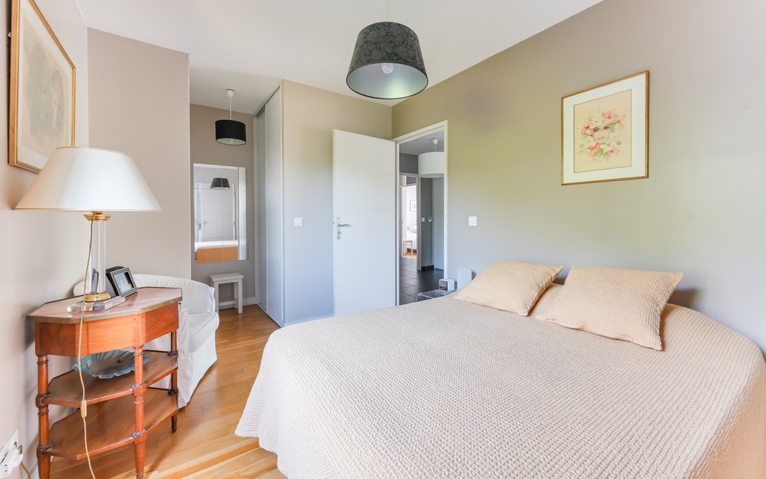 Apartment in Champvert-Point du Jour-Saint Irénée, Lyon 5e Arrondissement, Lyon 5 - 18548633