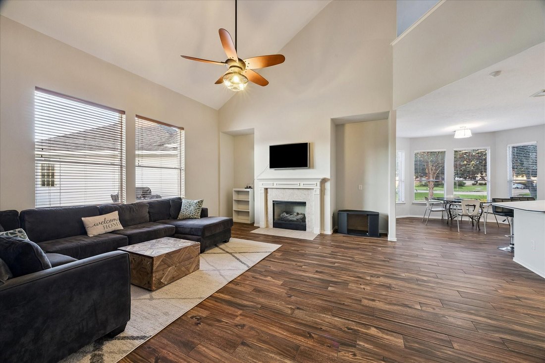 House in Pearland, Texas, United States 5 - 18548735