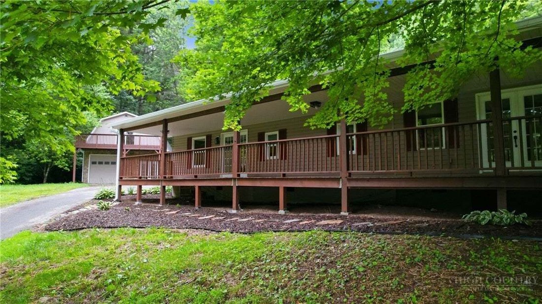 House in West Jefferson, North Carolina, United States 4 - 18551070
