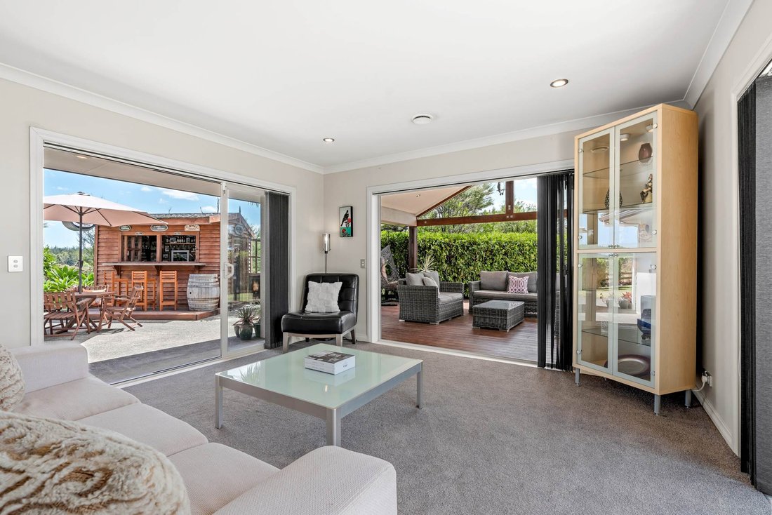 House in Dairy Flat, Auckland, New Zealand 3 - 17732211