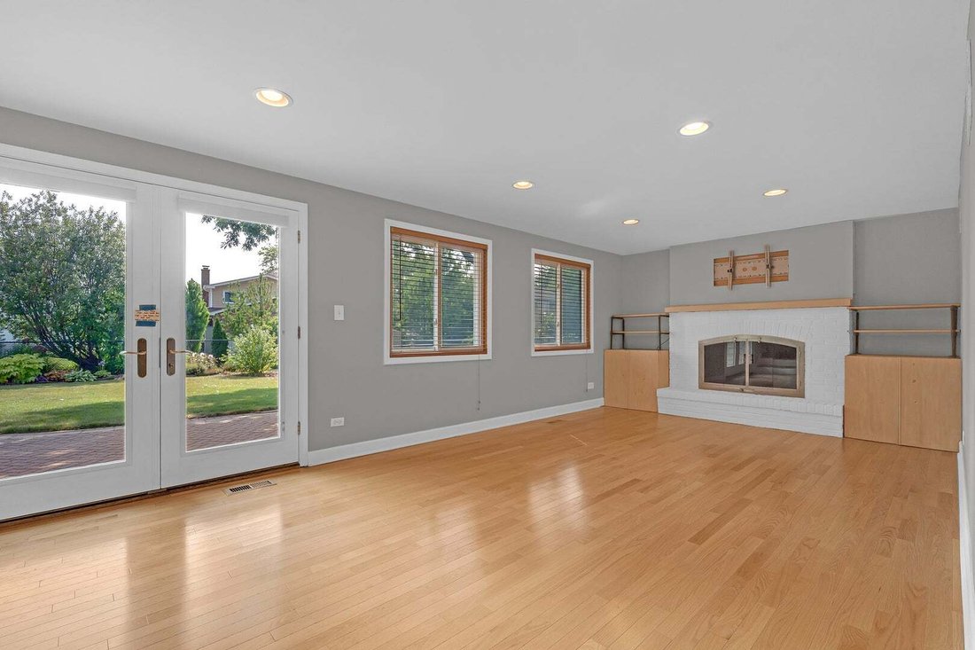 House in Willowbrook, Illinois, United States 3 - 18552643