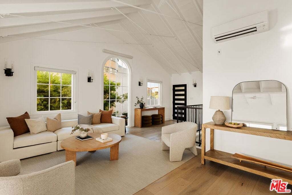 House in Los Angeles, California, United States 3 - 18551040