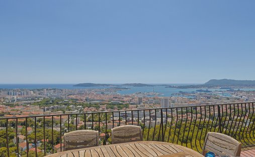 Haus in Le Faron-Fort-Rouge, Toulon, Frankreich 1