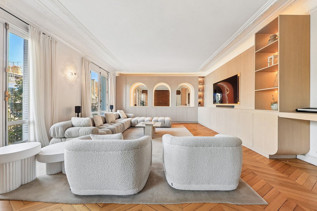 Apartment in Saint Philippe du Roule, Paris 8e Arrondissement, Paris 4 - 18388146