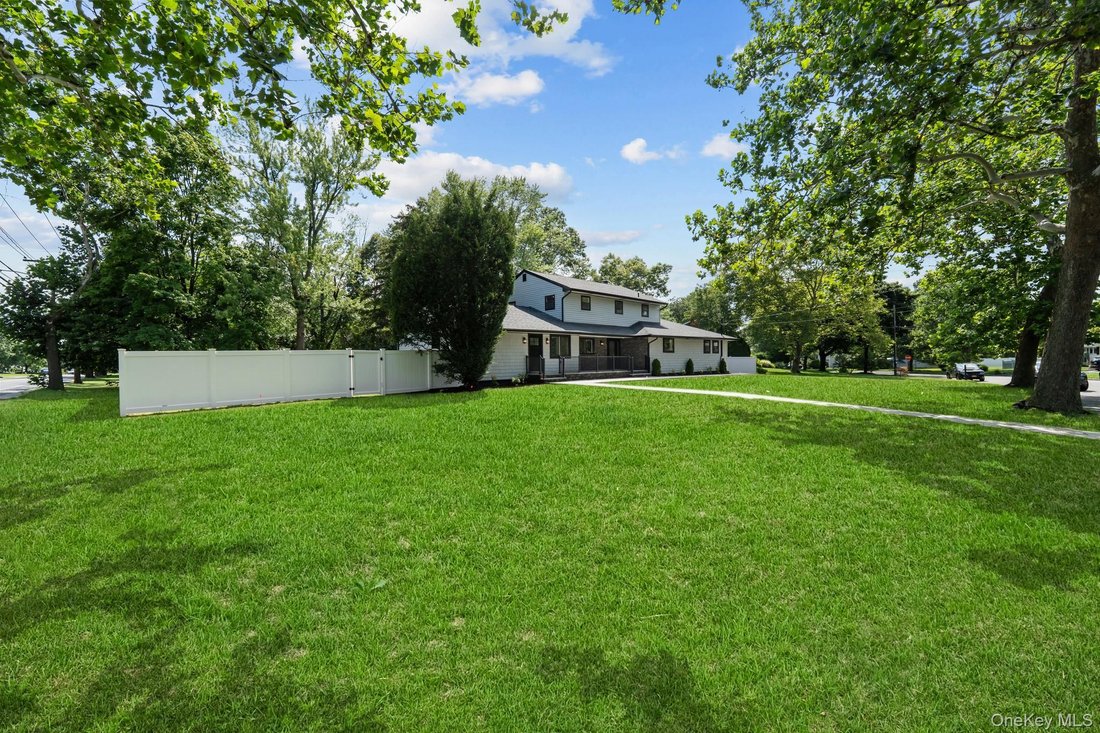 House in East Northport, New York, United States 3 - 18551171