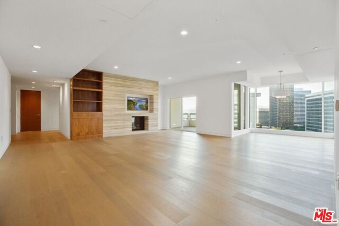 Condo in Los Angeles, California, United States 3 - 18553179