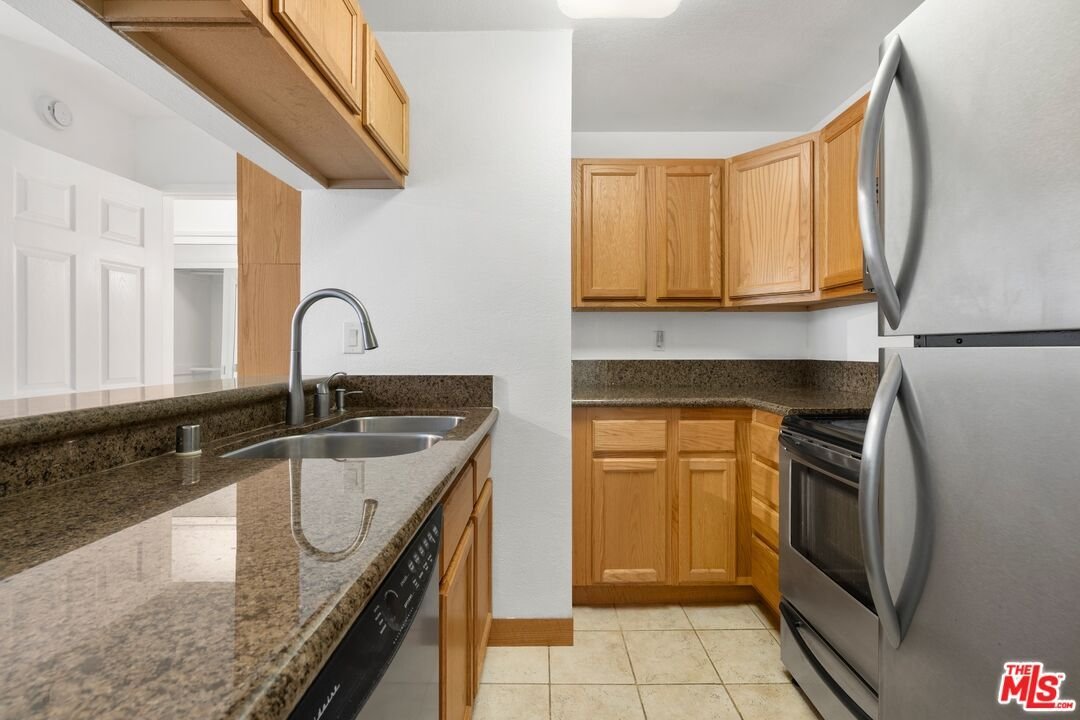 Condo in Los Angeles, California, United States 5 - 18553101