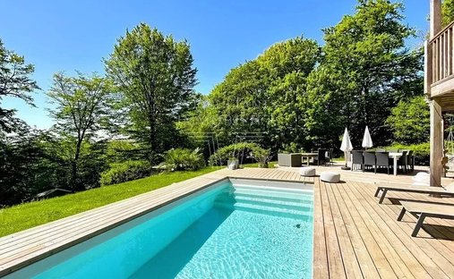 House in Pont-l'Évêque, Normandy, France 1