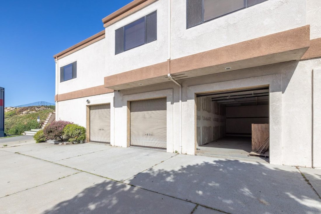 Sand City, California, United States 4 - 18553046