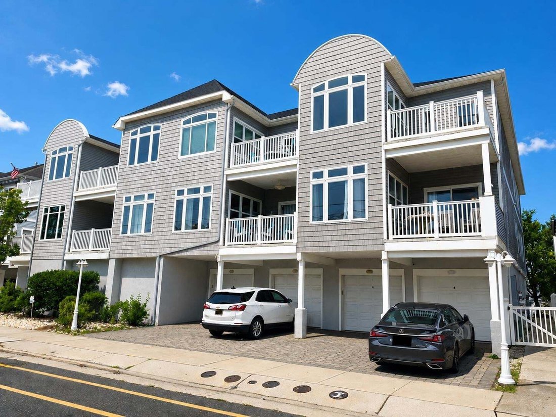 Condo in Wildwood, New Jersey, United States 1 - 18551251
