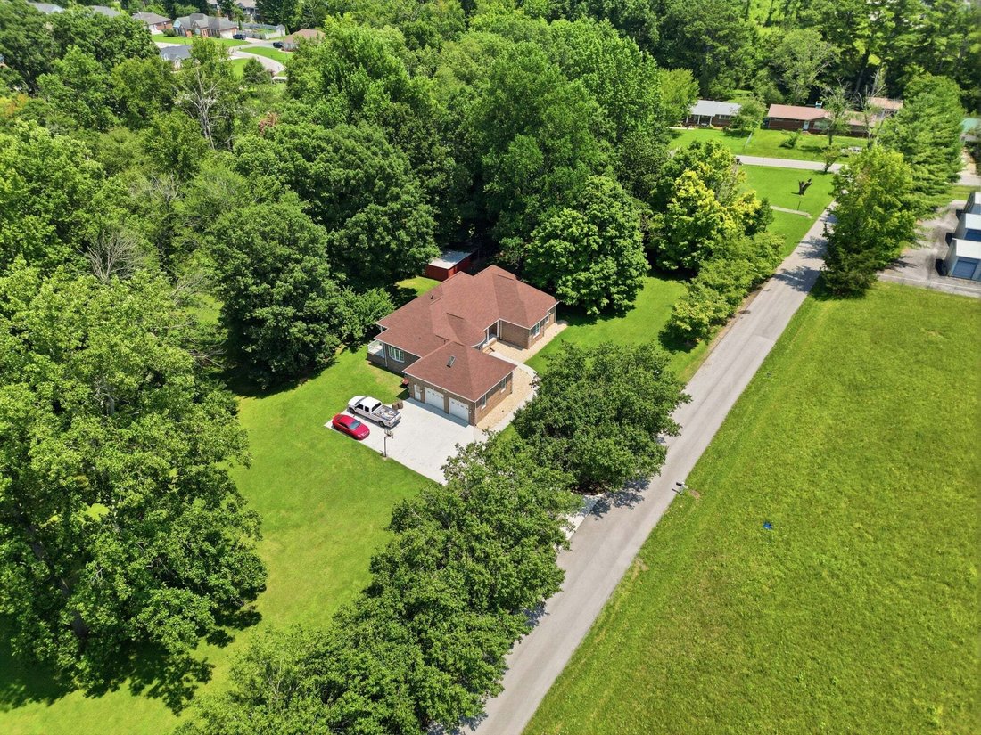 House in Manchester, Tennessee, United States 2 - 18552104