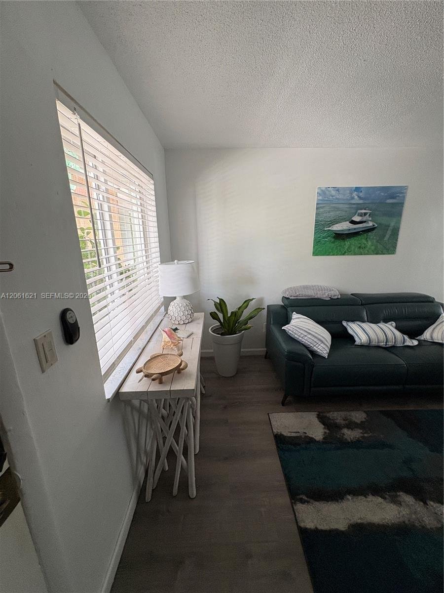Miami, Florida, United States 2 - 18553083