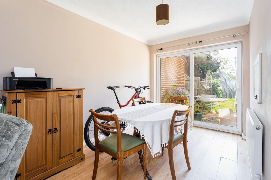 House in Horley, England 4 - 18549521