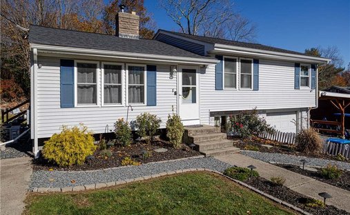 House in North Smithfield, Rhode Island, United States 1