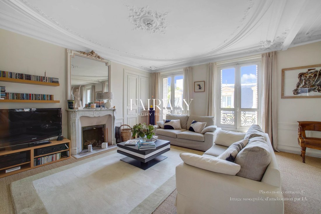Apartment in Clichy-Trinité, Paris 9e Arrondissement, Paris 3 - 18549401