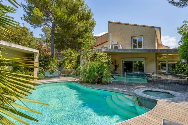 Haus in Roquefort-la-Bedoule, Provence-Alpes-Côte d'Azur, Frankreich 1 - 18040976