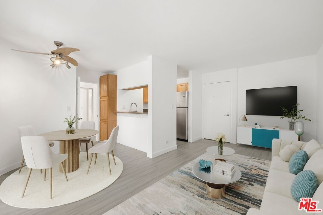 Condo in Los Angeles, California, United States 3 - 18553101